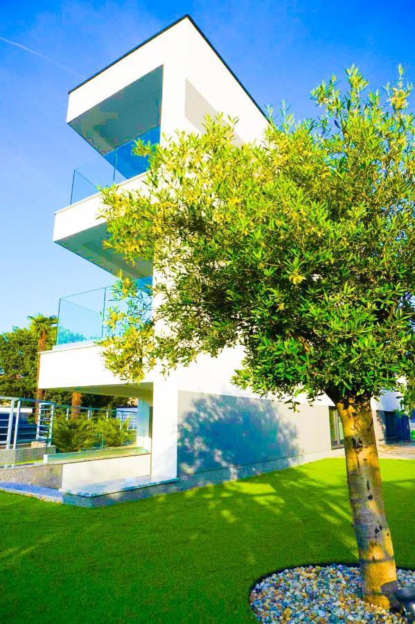 Villa Mirno More Apartments Malinska Dış mekan fotoğraf