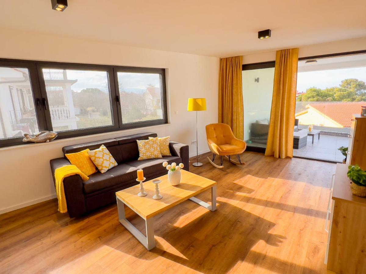Villa Mirno More Apartments Malinska Dış mekan fotoğraf