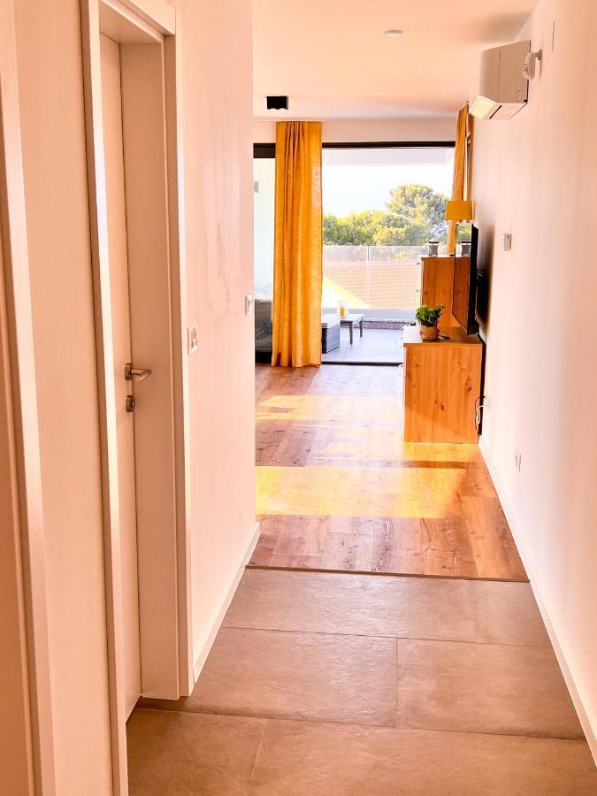 Villa Mirno More Apartments Malinska Dış mekan fotoğraf