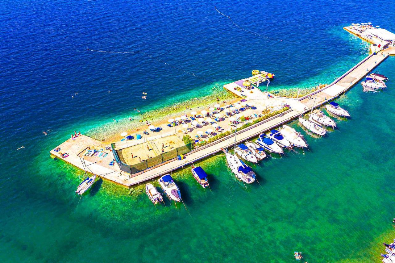 Villa Mirno More Apartments Malinska Dış mekan fotoğraf