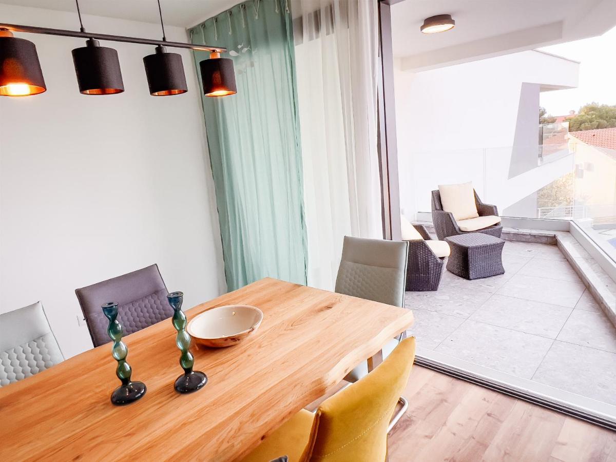 Villa Mirno More Apartments Malinska Dış mekan fotoğraf