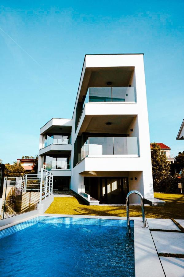 Villa Mirno More Apartments Malinska Dış mekan fotoğraf