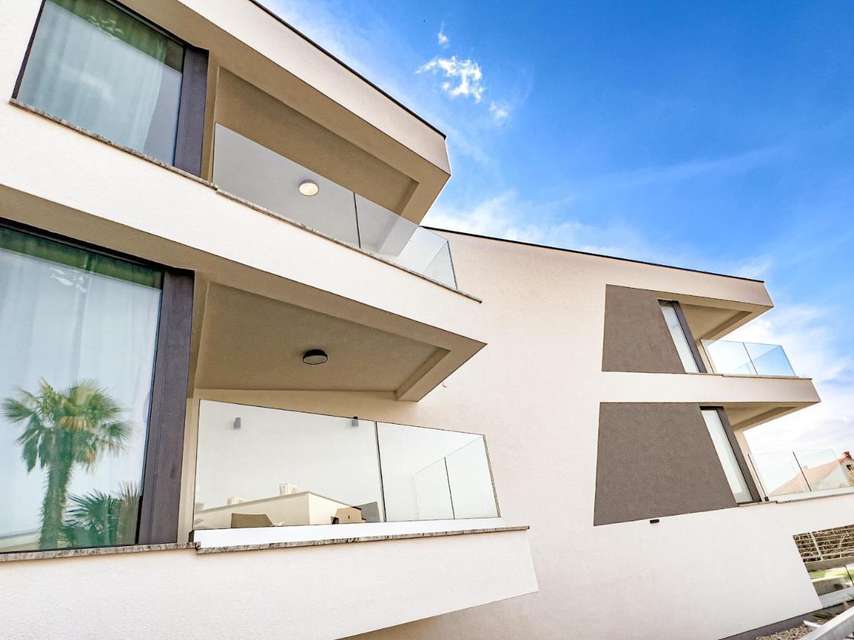 Villa Mirno More Apartments Malinska Dış mekan fotoğraf
