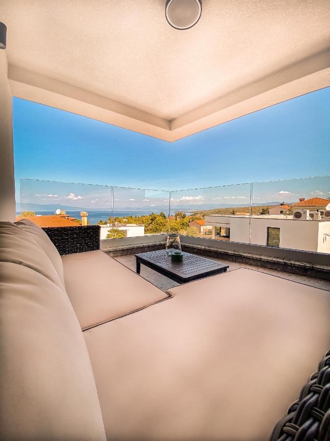 Villa Mirno More Apartments Malinska Dış mekan fotoğraf
