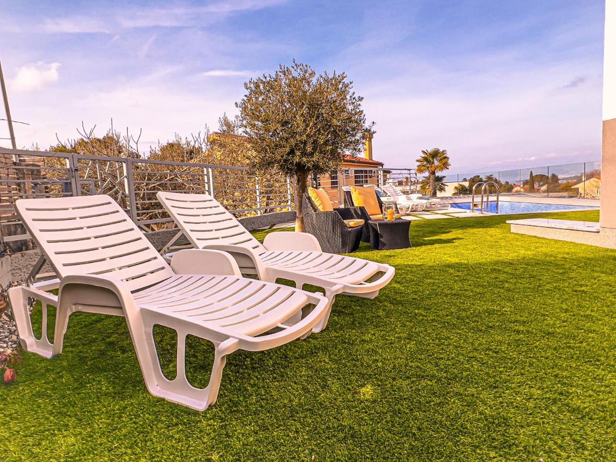 Villa Mirno More Apartments Malinska Dış mekan fotoğraf
