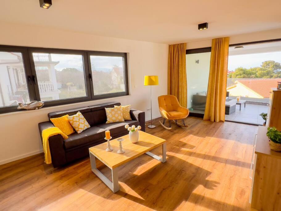 Villa Mirno More Apartments Malinska Dış mekan fotoğraf