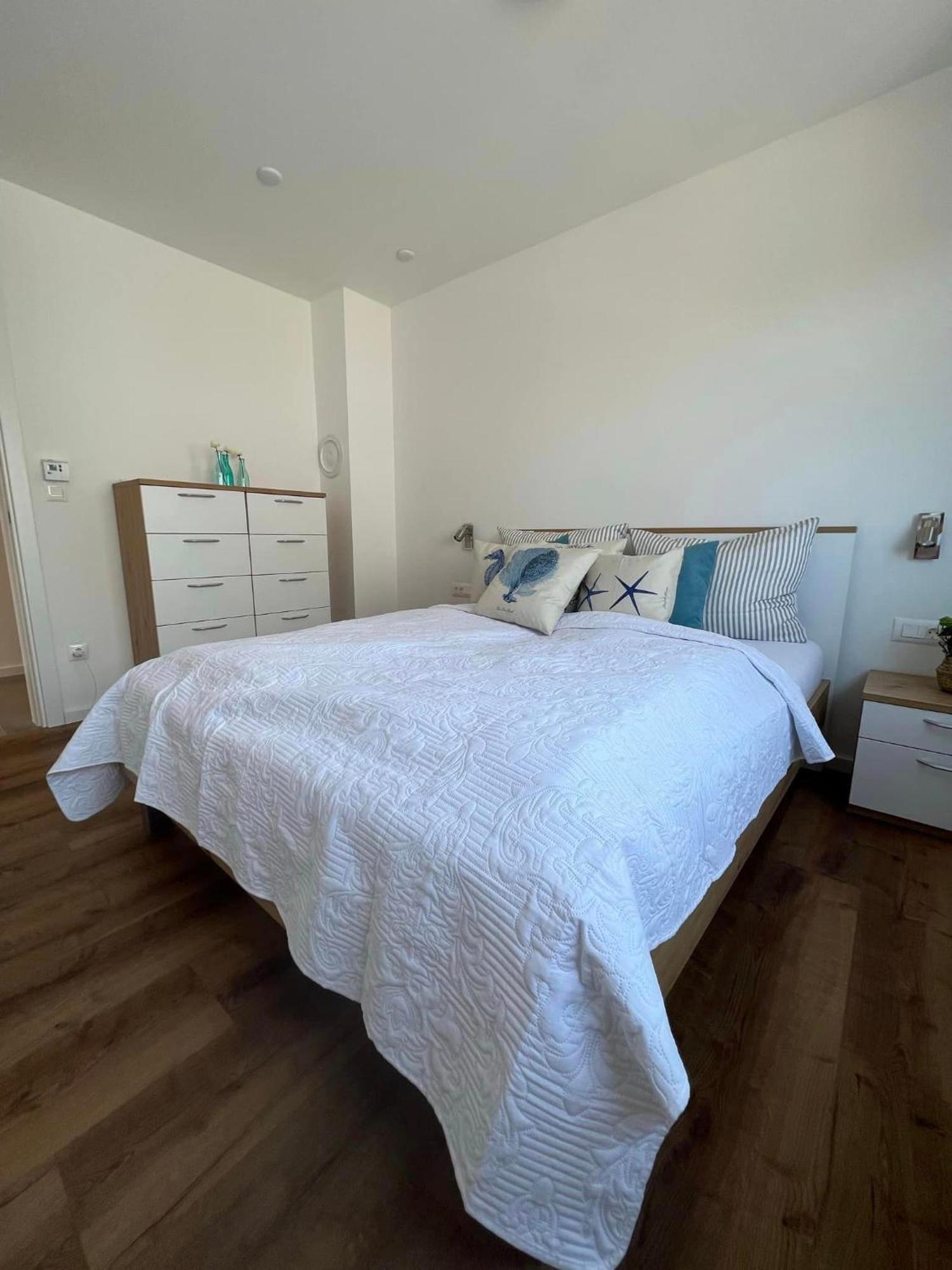 Villa Mirno More Apartments Malinska Dış mekan fotoğraf